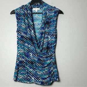 NWT Chaus Blue and White Patterned Sleeveless Blouse Size Small